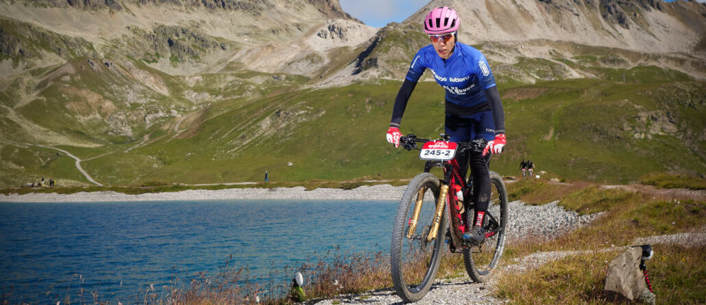 Iranische Radfahrerin belegt den zweiten Platz bei internationalen Wettbewerben in Schweiz