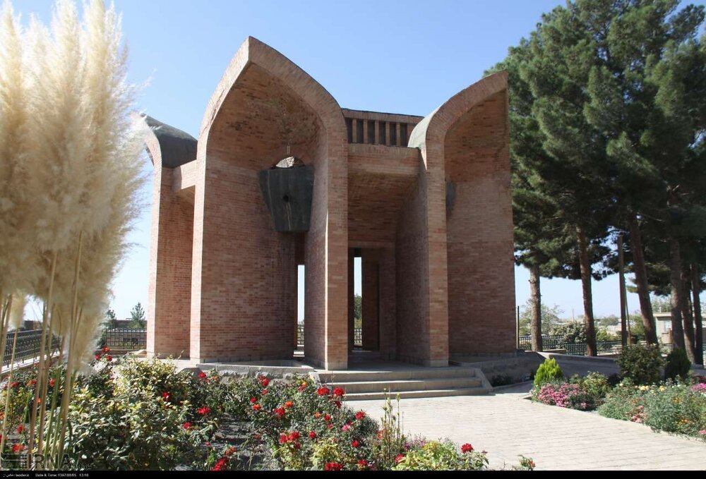 Das Mausoleum des iranischen Dichters Ibn Yamin wurde zum nationalen Erbe ernannt