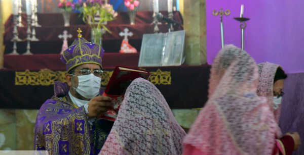 Armenier in Iran feiern den heiligen Vartan