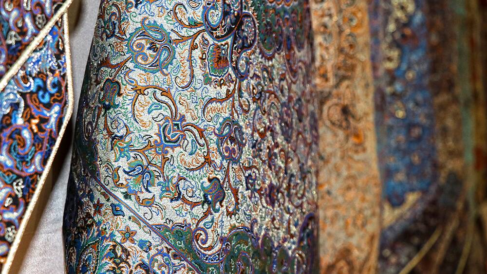 Iranisches Kunsthandwerk: Termeh, luxuriöses königliches Gewebe