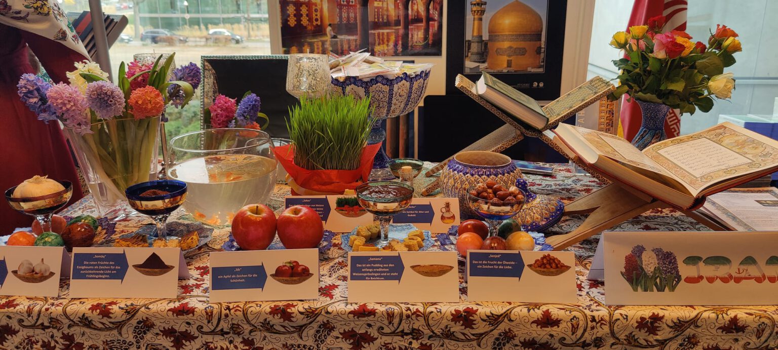 Iraner feiern Nowruz, die Wiedergeburt der Natur IranKultur Iran