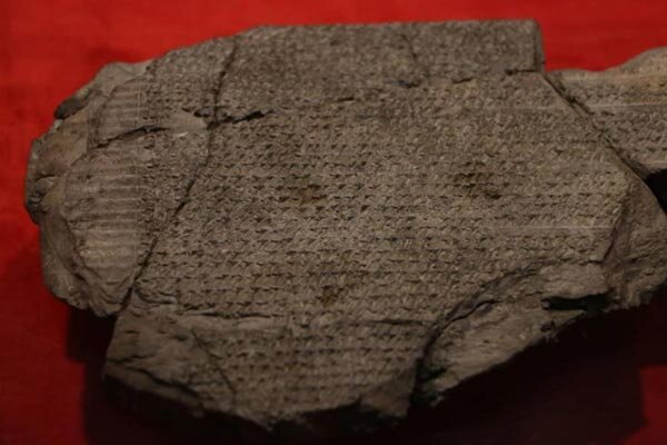 163 achämenidische Tafeln im Iranischen Nationalmuseum ausgestellt